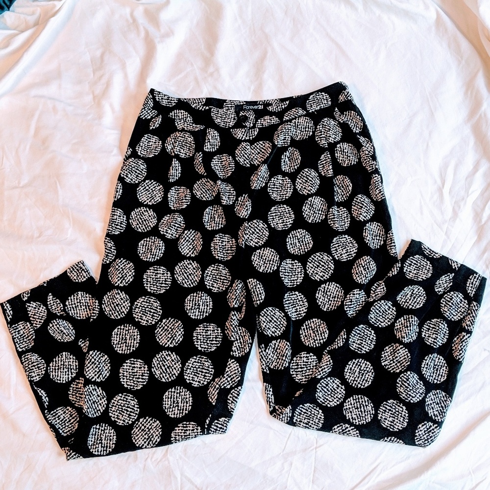 NWOT Forever 21 Polka Dot Cropped Pants (M)